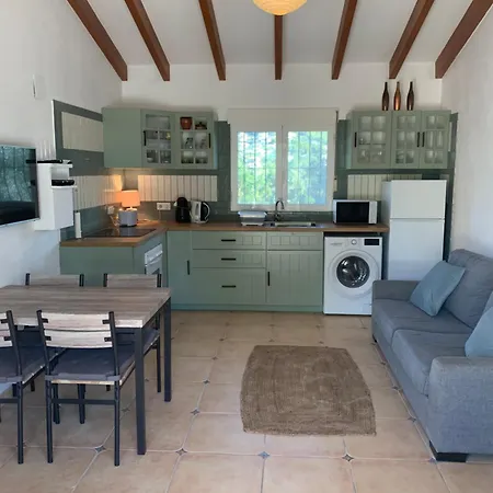 Casita In With Garden And Pool - Dog Friendly! *